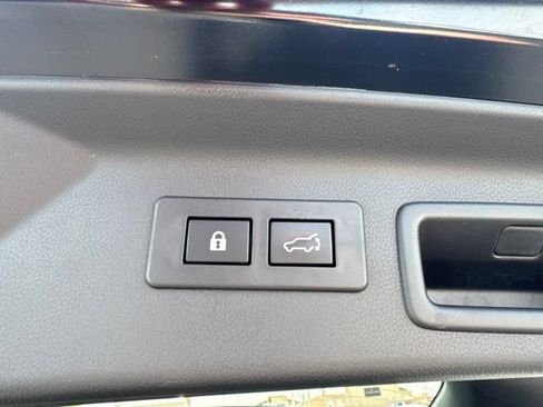 Used 2025 Subaru Forester Premium AWD/4WD image 6