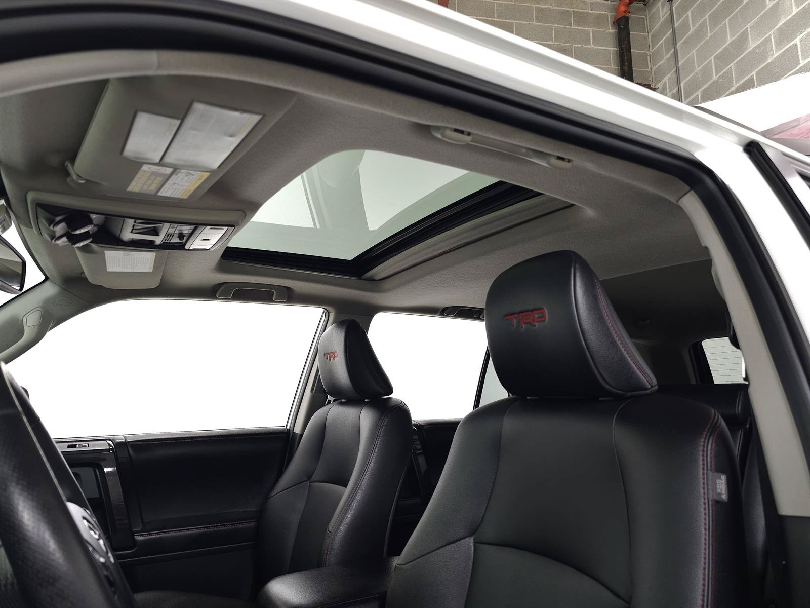 Used 2018 Toyota 4Runner TRD Off-Road Premium AWD/4WD image 17