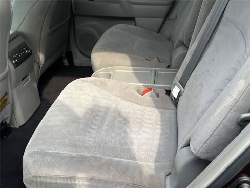 Used 2012 Toyota Highlander 4WD w/ Tow Pkg image 14