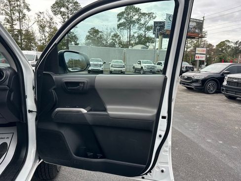 Used 2021 Toyota Tacoma SR5 image 31