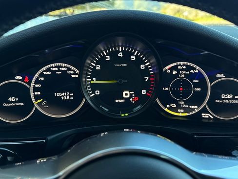 Used 2018 Porsche Panamera 4 image 30