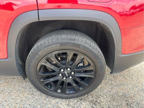 Used 2023 GMC Acadia SLE w/ Driver Convenience Package FWD image 19