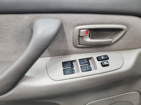 Used 2005 Toyota Sequoia SR5 image 10