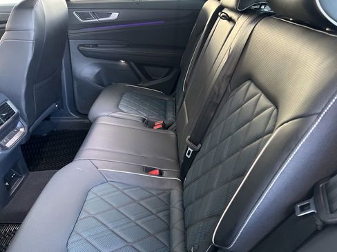 Certified 2024 Volkswagen Atlas Cross Sport SEL Premium R-Line image 38