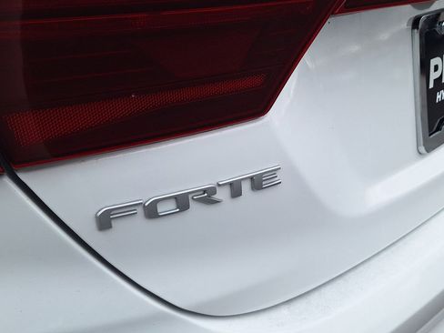 Used 2022 Kia Forte LXS image 26