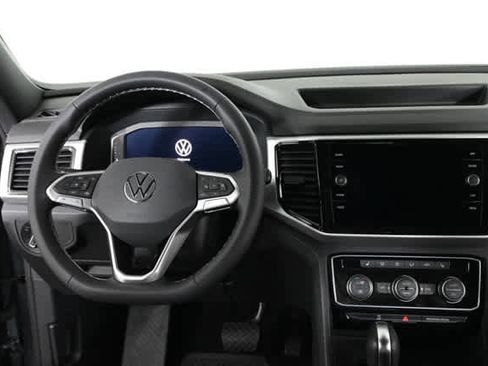 Certified 2023 Volkswagen Atlas Cross Sport SE image 3