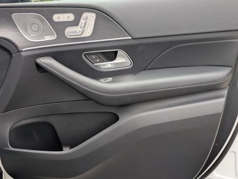 Used 2025 Mercedes-Benz GLS 450 4MATIC image 34