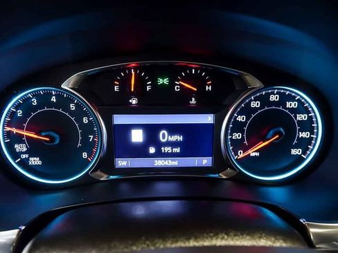 Used 2023 Chevrolet Traverse LT w/ LT Premium Package AWD/4WD image 21