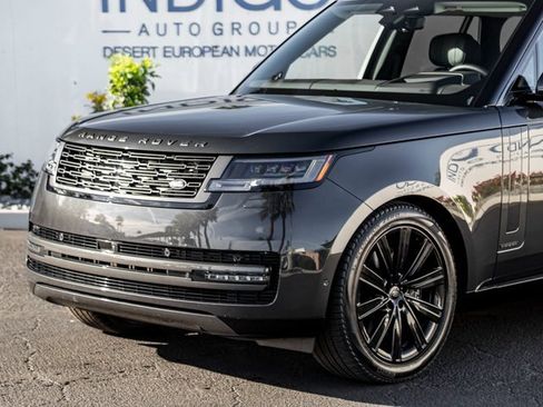 Used 2025 Land Rover Range Rover Autobiography image 2