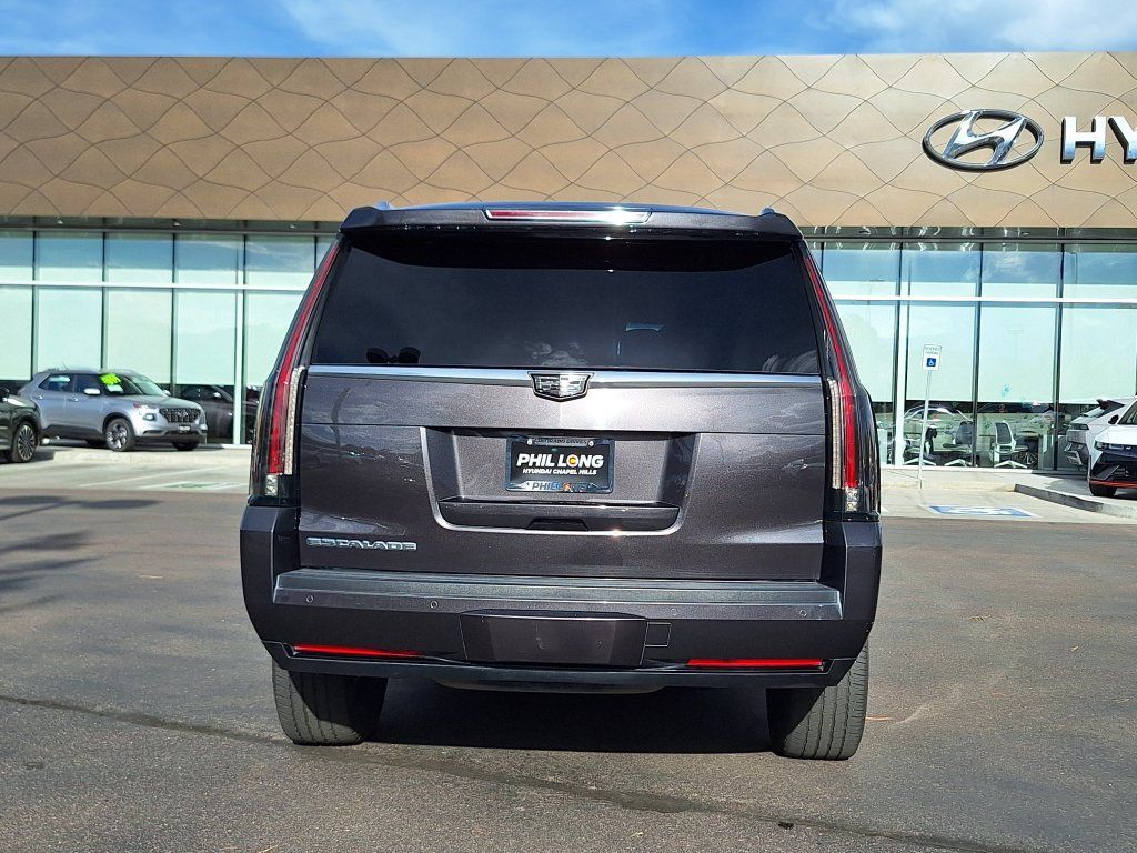 Used 2016 Cadillac Escalade Platinum AWD/4WD image 4