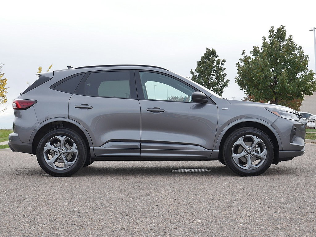 Used 2024 Ford Escape ST-Line w/ Tech Pack #1 AWD/4WD image 6
