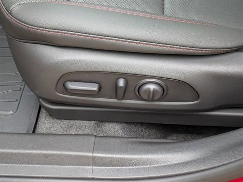 New 2026 Chevrolet Trax RS w/ Sunroof Package image 11