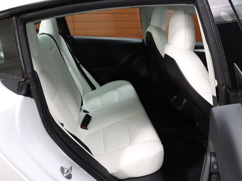 Used 2022 Tesla Model 3 image 59