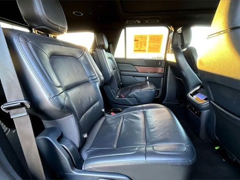 Used 2023 Lincoln Navigator Reserve image 25