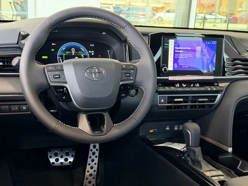 Certified 2026 Toyota Camry SE FWD image 32
