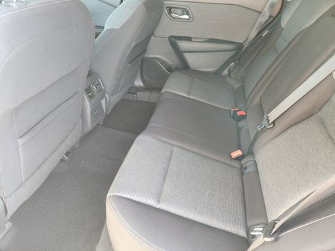 Used 2021 Nissan Rogue SV image 11