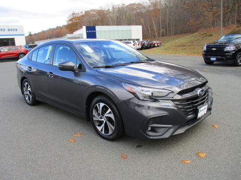 Used 2023 Subaru Legacy Premium image 3