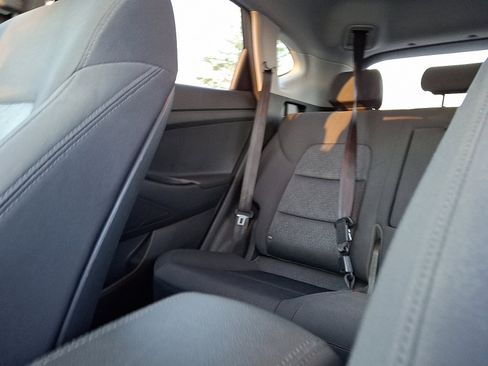 Used 2017 Hyundai Tucson SE image 18