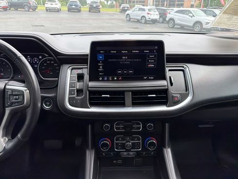 Used 2021 Chevrolet Tahoe Z71 w/ Z71 Off-Road Package AWD/4WD image 40