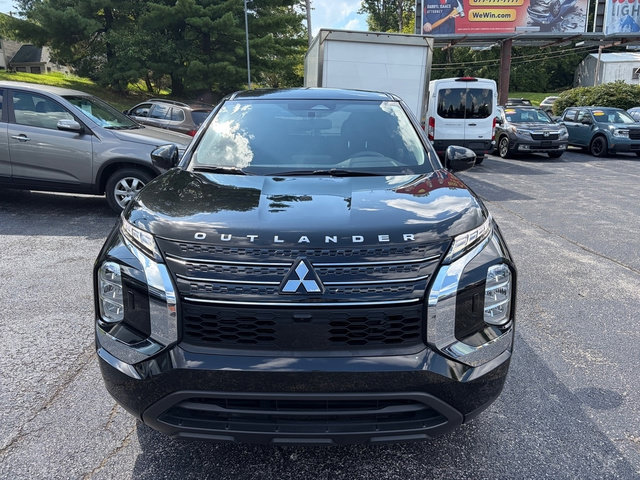 Used 2023 Mitsubishi Outlander ES AWD/4WD image 3