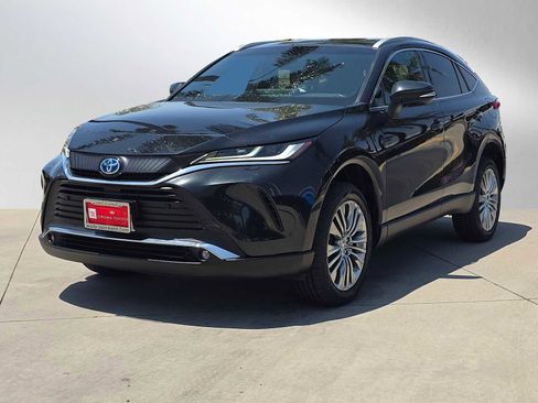 Used 2024 Toyota Venza XLE AWD/4WD image 7