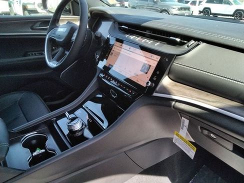 New 2026 Jeep Grand Cherokee Limited AWD/4WD image 19