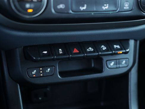 Used 2021 Chevrolet Colorado Z71 RWD image 18