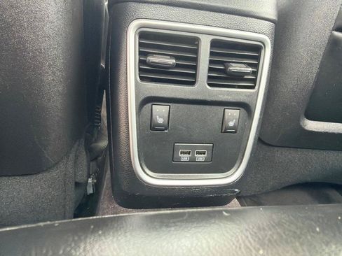Used 2017 Dodge Charger SXT w/ AWD Plus Group image 14