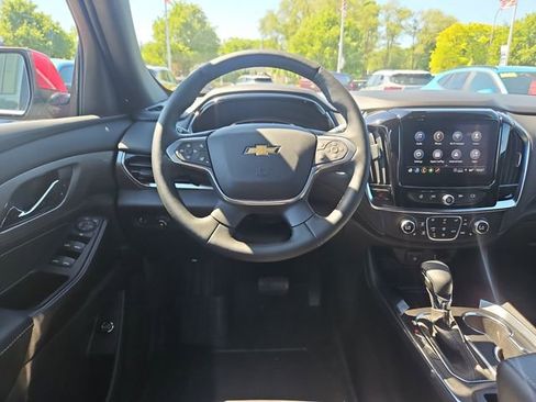 Used 2023 Chevrolet Traverse LT FWD image 14