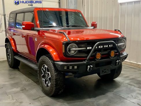 Used 2022 Ford Bronco Outer Banks AWD/4WD image 1