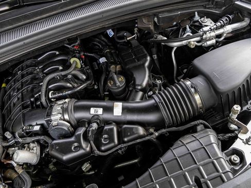 Used 2023 Jeep Grand Cherokee L Laredo image 30