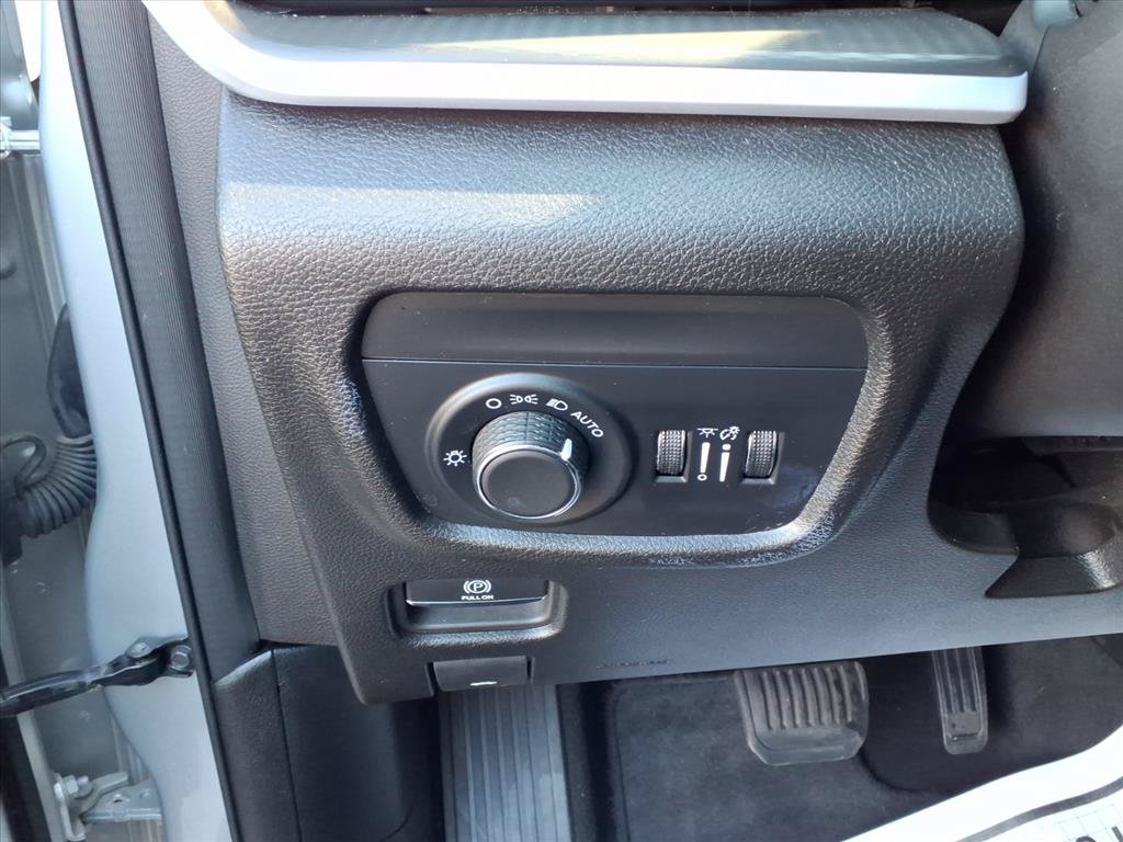 Used 2024 Jeep Grand Cherokee L Laredo AWD/4WD image 17