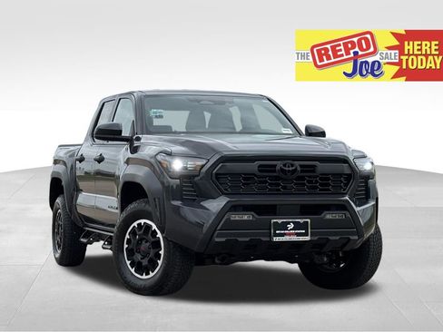 Used 2026 Toyota Tacoma TRD Off-Road AWD/4WD image 1