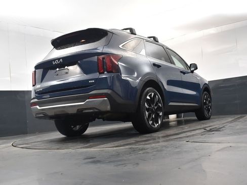 Used 2025 Kia Sorento EX image 27