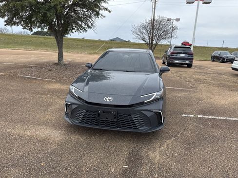 Used 2025 Toyota Camry XSE image 2