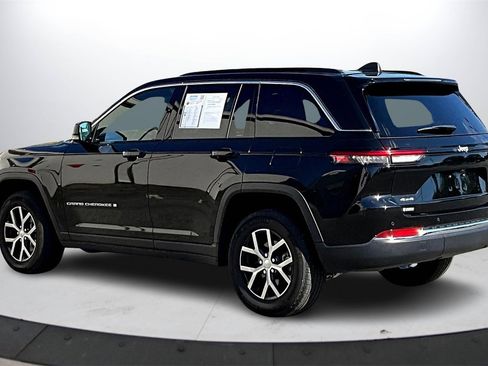 Certified 2024 Jeep Grand Cherokee Limited image 6