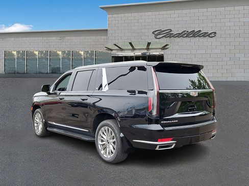 Used 2024 Cadillac Escalade ESV Premium Luxury AWD/4WD image 6
