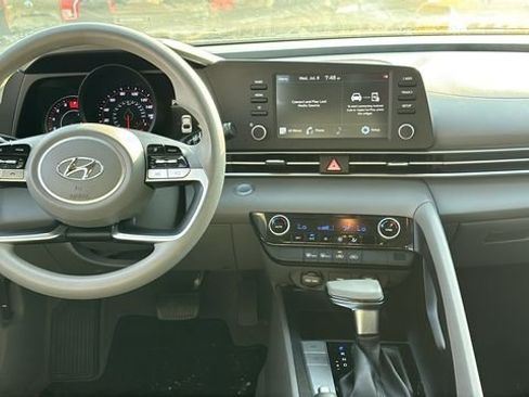 Used 2021 Hyundai Elantra SEL FWD image 7