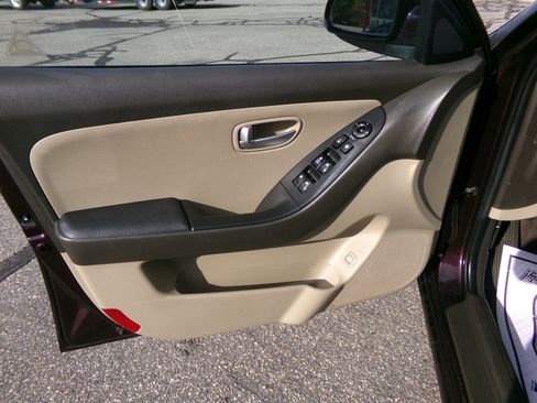 Used 2008 Hyundai Elantra GLS image 7