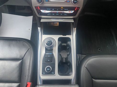 Used 2023 Ford Explorer XLT w/ Equipment Group 202A image 15