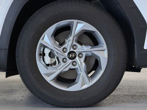 Used 2023 Hyundai Tucson SE image 9