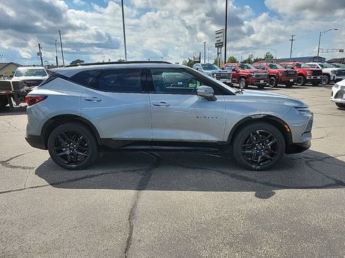 Used 2025 Chevrolet Blazer RS w/ Enhanced Convenience Package AWD/4WD image 4