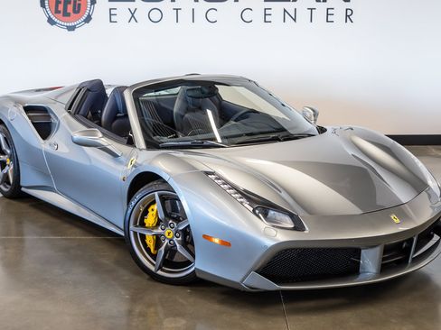 Used 2018 Ferrari 488 Spider RWD image 2