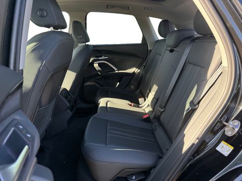 New 2025 Audi Q5 Premium image 16