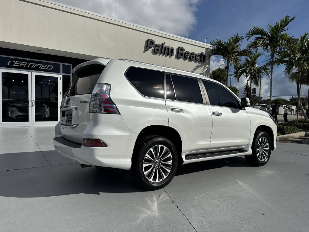 Used 2023 Lexus GX 460 Luxury w/ Accessory Package AWD/4WD image 24