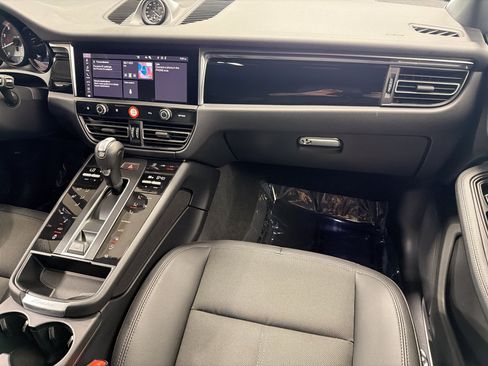 Certified 2026 Porsche Macan S AWD/4WD image 18