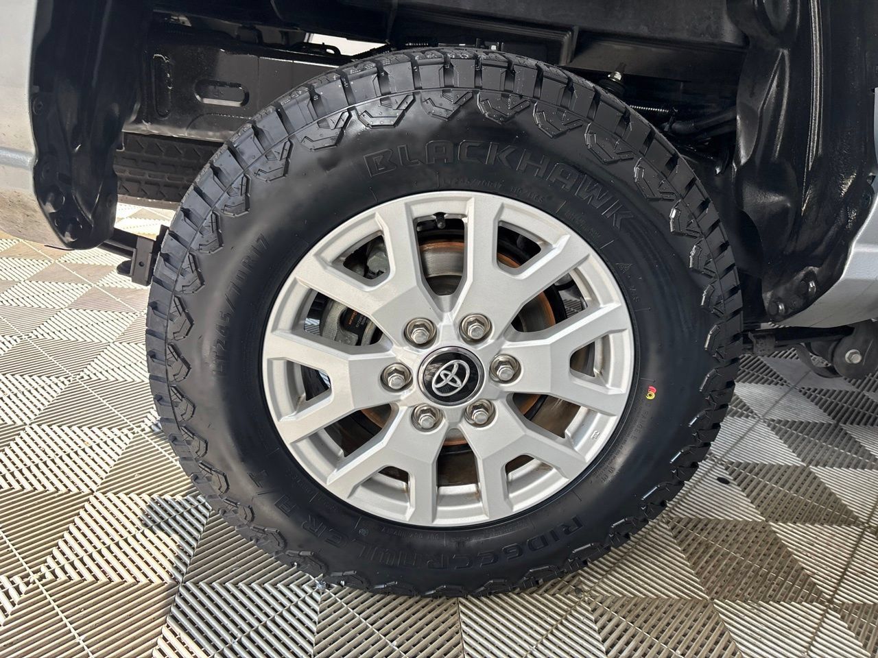 Used 2024 Toyota Tacoma SR RWD image 33