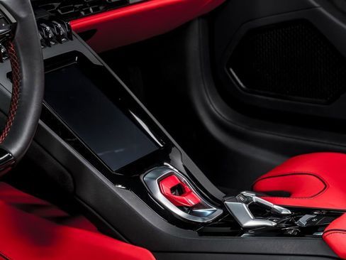 Used 2022 Lamborghini Huracan EVO RWD image 22