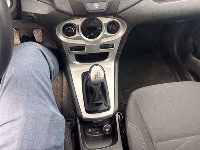 Used 2014 Ford Fiesta SE FWD image 20