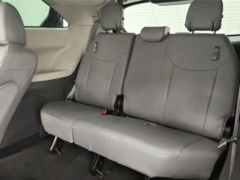 Used 2024 Toyota Sienna XLE image 29